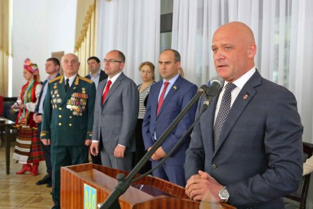 «Низкий вам поклон»: в Одессе мэр и губернатор чествовали ветеранов (фото)