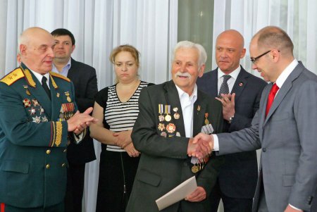 «Низкий вам поклон»: в Одессе мэр и губернатор чествовали ветеранов (фото)