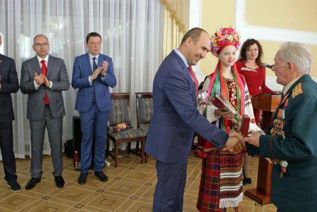 «Низкий вам поклон»: в Одессе мэр и губернатор чествовали ветеранов (фото)