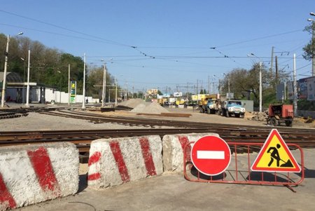 Продолжается капремонт транспортной развязки в районе Пересыпских мостов (фото)
