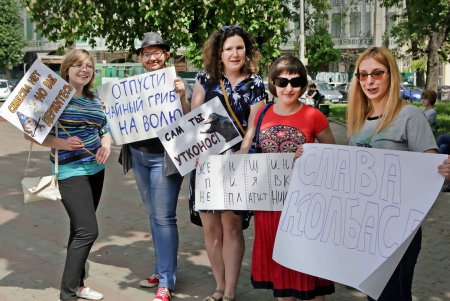 По Одессе прошлась монстрация давно и недавно отсидевших (фоторепортаж)