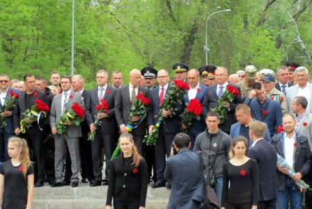 День памяти и примирения в Одессе: поминали погибших во Второй мировой войне и молились за мир в Украине (фото)