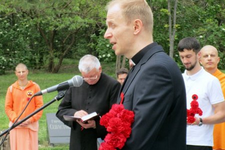 День памяти и примирения в Одессе: поминали погибших во Второй мировой войне и молились за мир в Украине (фото)