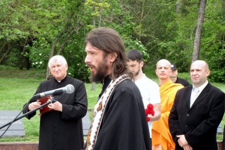 День памяти и примирения в Одессе: поминали погибших во Второй мировой войне и молились за мир в Украине (фото)