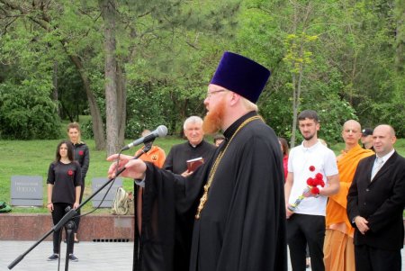 День памяти и примирения в Одессе: поминали погибших во Второй мировой войне и молились за мир в Украине (фото)