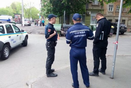  В Одессе за не надобностью  выбросили…ржавое военное «эхо»