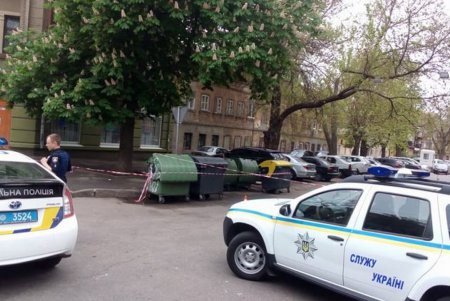  В Одессе за не надобностью  выбросили…ржавое военное «эхо»