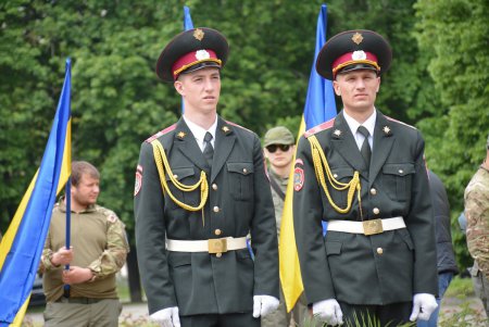 Одесситы возложили цветы и венки к закладному камню монумента Воинам  АТО (фото)