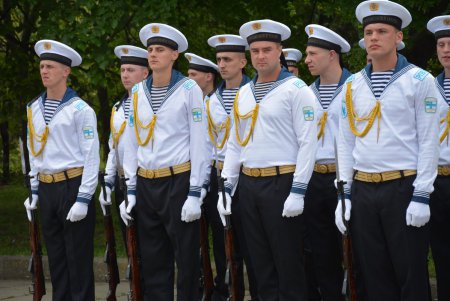 Одесситы возложили цветы и венки к закладному камню монумента Воинам  АТО (фото)
