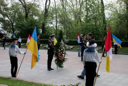 Священная традиция: в Одессе почтили память погибших на торжественной церемонии (фото)