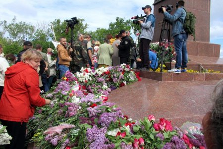 Священная традиция: в Одессе почтили память погибших на торжественной церемонии (фото)