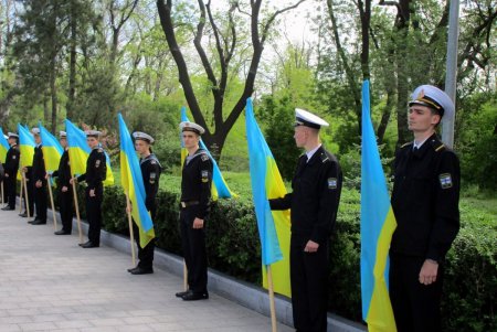 Священная традиция: в Одессе почтили память погибших на торжественной церемонии (фото)