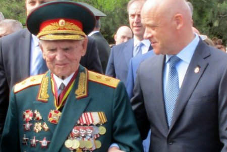 Священная традиция: в Одессе почтили память погибших на торжественной церемонии (фото)