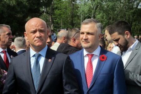 Священная традиция: в Одессе почтили память погибших на торжественной церемонии (фото)