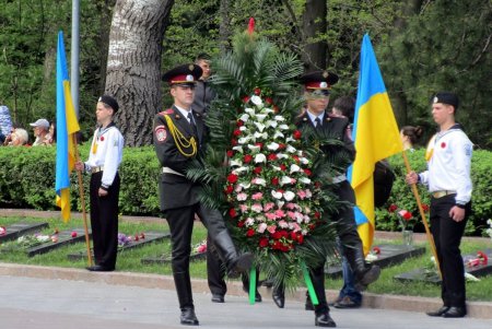 Священная традиция: в Одессе почтили память погибших на торжественной церемонии (фото)