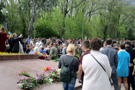 Священная традиция: в Одессе почтили память погибших на торжественной церемонии (фото)