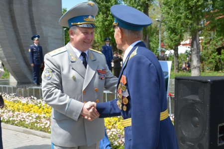 Сквер Героев-летчиков собрал под своим крылом ветеранов-авиаторов (фото)