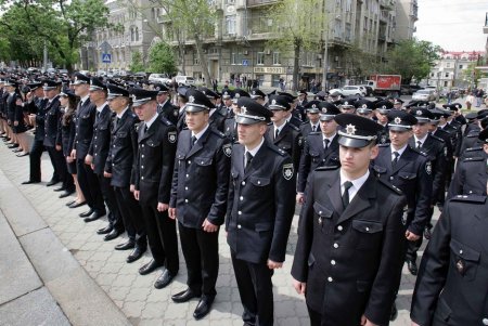 Молодые офицеры пополнили ряды одесской полиции (фоторепортаж)