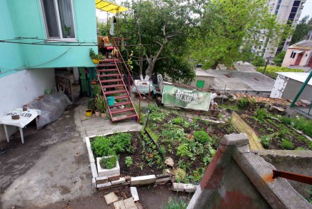 На Молдаванке есть свои вполне жилые «ласточкины гнезда» (фоторепортаж)