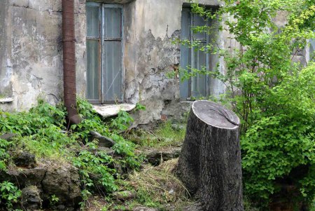 На Молдаванке есть свои вполне жилые «ласточкины гнезда» (фоторепортаж)