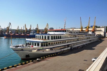 В Одессу после двухлетнего перерыва зашел круизный теплоход из Румынии (фото)