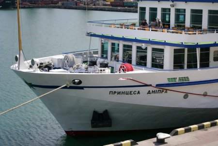 «Принцесса Днепра» может стать полярной звездой белых теплоходов (фоторепортаж)