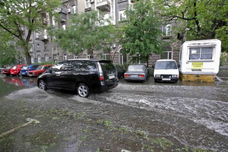 На Одессу обрушился природный убийца (фоторепортаж)
