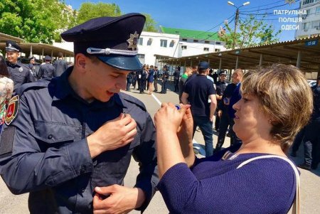 Четыре десятка новоиспеченных охранителей права вышли на одесские улицы (фото)