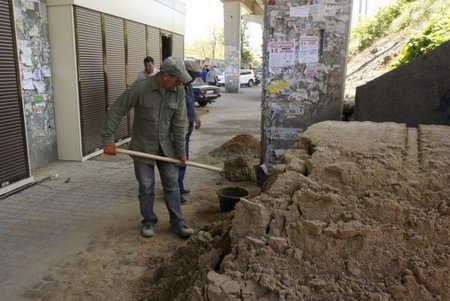 В районе Пересыпских мостов и «Молодой гвардии» благоустраивают пешеходные зоны (фото) 