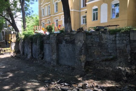 Один из старейших детсадов Одессы благоустраиваются после капремонта (фото)