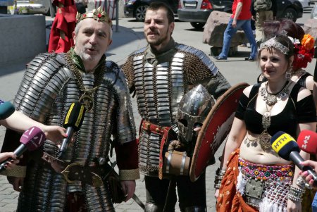 Рыцари, Прекрасные Дамы и оруженосцы: Дерибасовская погрузилась в эпоху Средневековья (фоторепортаж)