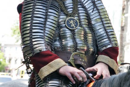 Рыцари, Прекрасные Дамы и оруженосцы: Дерибасовская погрузилась в эпоху Средневековья (фоторепортаж)