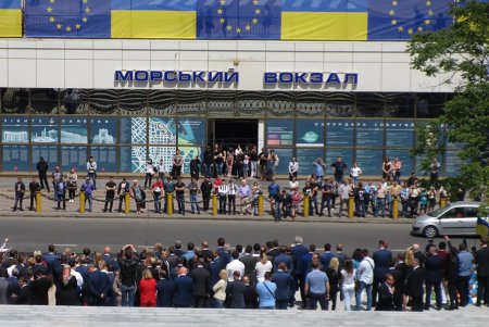 Президент Украины и мэр Одессы открыли обновленную историческую гордость города (фото)