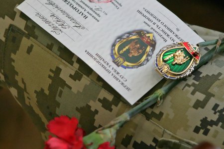 Пограничники принимают поздравления (фоторепортаж) 