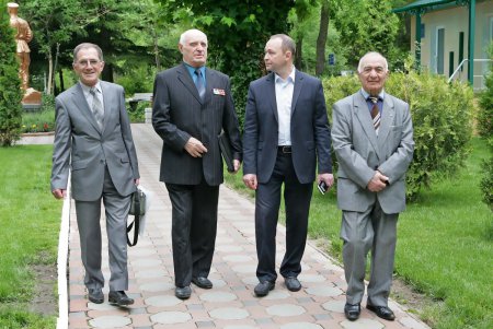 Пограничники принимают поздравления (фоторепортаж) 