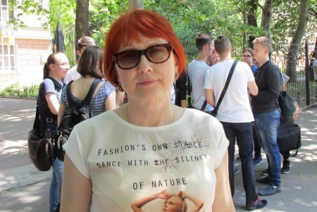 В Одессе сигареты «махнули» на конфеты, презервативы и тесты на беременность (фото)