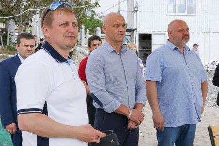 Спасение утопающих и оказание экстренной медпомощи: одесские спасатели провели учения на воде (фото)