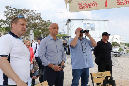 Спасение утопающих и оказание экстренной медпомощи: одесские спасатели провели учения на воде (фото)