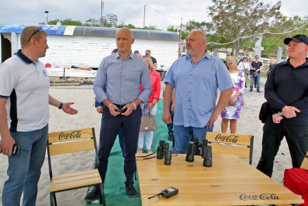 На «Ланжероне» водолазы спасли сразу полдюжины «утопающих» (фоторепортаж)
