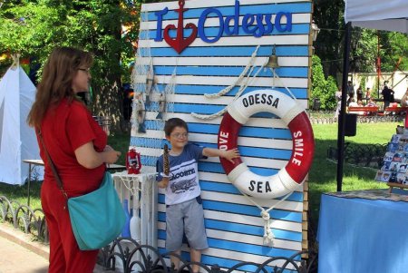 Одесский Горсад превратился в Страну счастливого детства (фото)