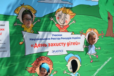 Мэр Одессы наградил  призами юных исследователей, краеведов, фотографов и художников (фото)