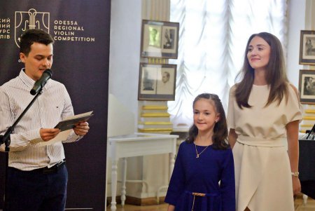 Будущие скрипичные виртуозы показали себя публике (фоторепортаж)