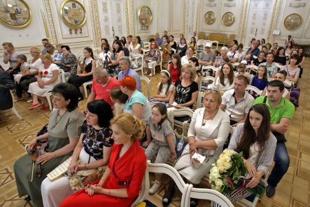 Будущие скрипичные виртуозы показали себя публике (фоторепортаж)