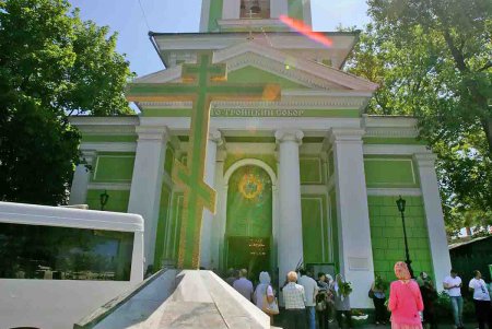 Одесситы празднуют Троицу (фоторепортаж)