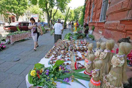 Одесситы празднуют Троицу (фоторепортаж)