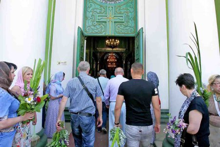 Одесситы празднуют Троицу (фоторепортаж)