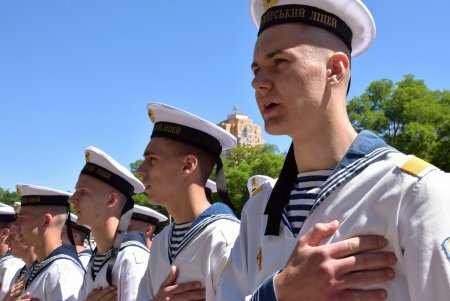 Военно-морской лицей отправил в профессиональное плавание самый большой выпуск (фото)