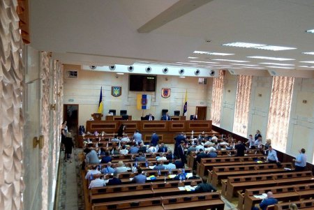 Пленарное заседание сессии Одесского областного совета седьмого созыва все еще не началось (фото)