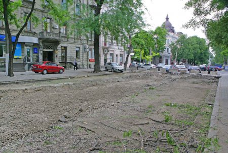 В Одессе продолжается реконструкция улицы Преображенской (фоторепортаж)