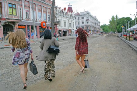 В Одессе продолжается реконструкция улицы Преображенской (фоторепортаж)